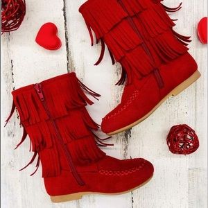 Little Girls faux suede tassel boots & matching h…